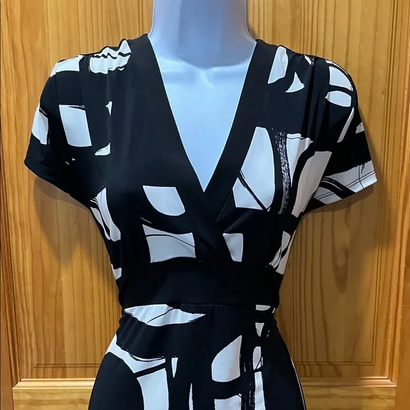 Axcess Black and White Dress - Picture 4 of 11